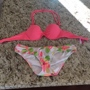 Victoria’s Secret bikini set